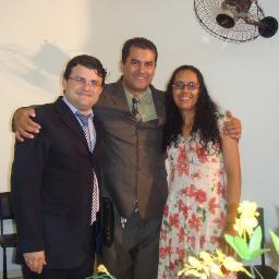 SERVO DE DEUS PAI QUE AMA ESPOSA IZABEL E A FILHA IZABELLA E GOSTA DE MINISTRAR A PALAVRA DO SENHOR COMO ELA É!!! E SENPRE FALANDO A VERDADE!