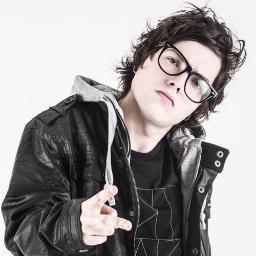 Fã Clube criado para todos os Lanzéticos e Lanzéticas, informando tudo sobre seu Vocalista e Baixista favorito.