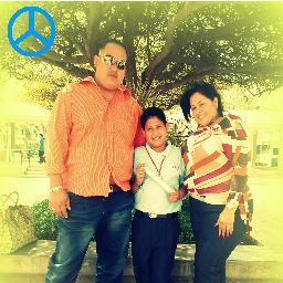 Soy un chamo que ama la musica a Dios ,familia y amigosss