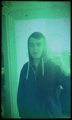 Follow me i follow back :)