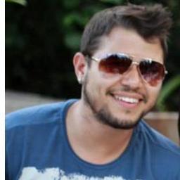 Perder o rumo é bom se perdido a gente encontra
Um sentido escondido em algum lugar...