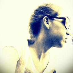 ..A vida me ensinou a lutar pelo oq é meu!!♥onde ha´  ciumes há amor*--*