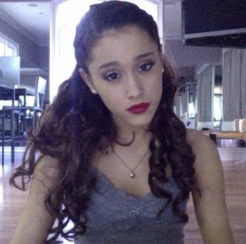 Frostbitebackup's profile picture. I have tweetlimit on @frostbitefake so hi !!