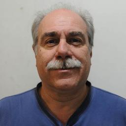 Padre de Mauro, Periodista y psicólogo social. Cuatro décadas en medios escritos, radio y TV.