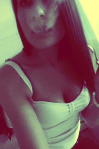Chill boss bitch that smokes a lot of dope♛✨
