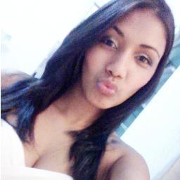 ‎.. Eu sei que há inveja maldade e destruição, mais meu Deus ainda é fiel e cai por terra toda maldição ♪ =) *