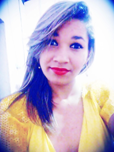 [...] Sou doce. Sou azeda. Sou fria. Sou calorosa. Sou amor e também ódio. 
Chega bb