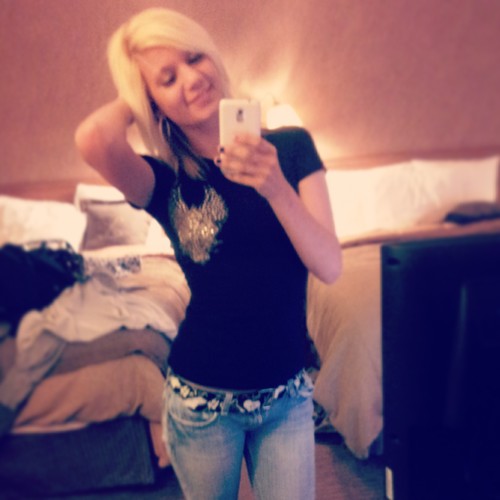 I'm Autumn.
Barbie.
Pink.
Bitch.
Leopard.
Follow me!! :)