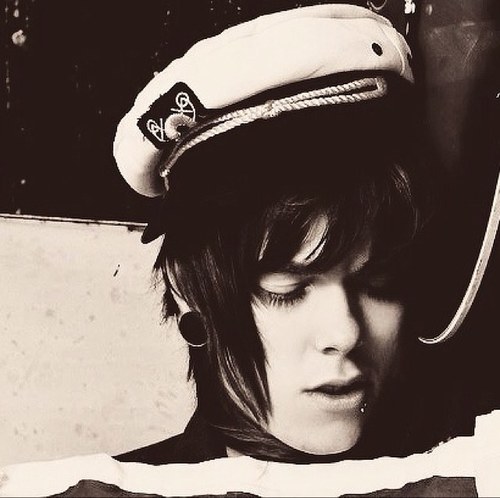 DrewHashingEPA's profile picture. There's more to me then what you see. Not everything is always what it seems. Never Shout Never. [Wizard]