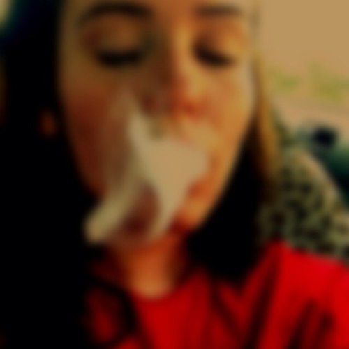 MaryDoUJuana's profile picture. Functional stoner, avid shroomer, and @ThatSt0ner is my girlfriend.