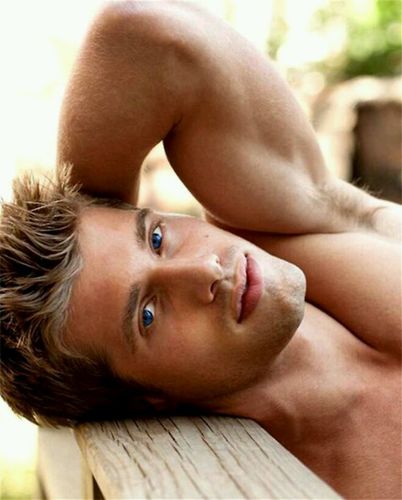 NiceGuyBlay's profile picture. I've loved him for years, but I've finally moved on. Or at least I thought I had... [18+ BDB RP]