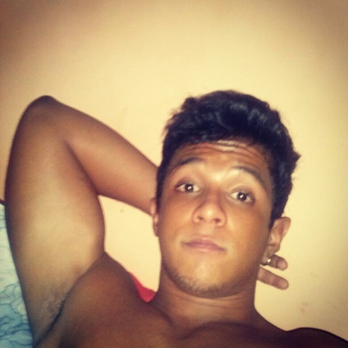 Libriano, 18 anos, vagabundo, São Luís - MA.