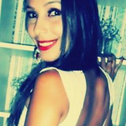 :  ' ,Cante. Dance. Beije. Ame. Odeie. Brigue. Grite. Sorria. Sinta. A vida passa muito rápido para deixarmos para viver amanhã
