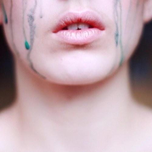 emoti0nalmess's profile picture. Bi