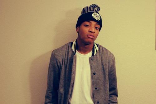 Dominic. 18. Im a single father #Taurus I'll follow everyone . And follow this beautiful girl for me @_SkeeetSkeeeet