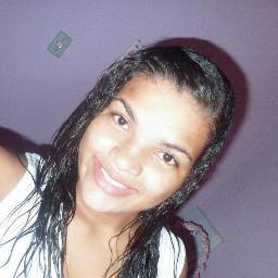 ♔ - Nãoo me julgue ,, você sabe meu nome e não a minha historia .