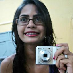 Ariana, 17 anos, chata, ciumenta, sincera, criança, madura, de lua, com poucos amigos, e muitas outras coisas para os que não conhecem. Tô nem ai, sou feliz;]
