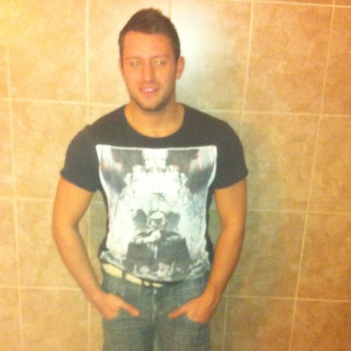 DewPhyl's profile picture. 