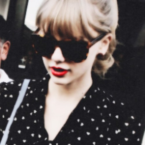 it takes everything in me not to call you ❤13 my acc @swaggymeredith_ was hacked by a haters.