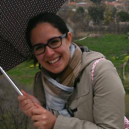 Licenciada en Filología Clásica, y ahora intentando ser profesora de latin y griego