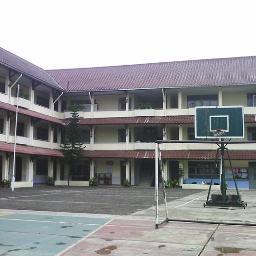 Un-official Twitter account of SMP Santa Lusia, we share information for active students and alumnus.