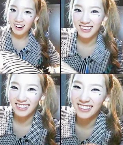 Leader Kiddo Kim Taeyeon yang suka makan bontaeng diatas gentaeng deket taeng listrik sambil liat bintaeng di langit (￣∇￣)/