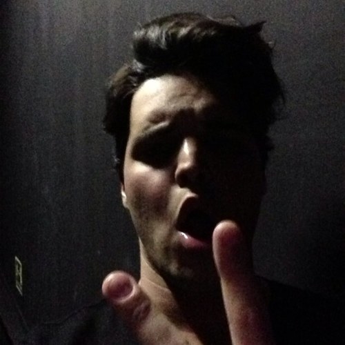 Dj & producer integrante del grupo apmusidjs con 7 años de experiencia dando saltos en las cabinas de madrid . soundcloud:http://t.co/YOZJCyO1PF