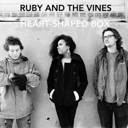 Rock/jazz/afro trio from London consisting of Binisa Bonner on lead vocals and bass guitar, Greg Sanders on guitar, Ben Assiter on drums. Beautiful.