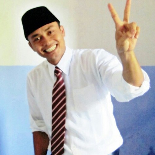 aku orangnya suka berteman ,gak sombong,suka menolng,tpi jngan pernah buat masalah ngan aku krana bisa galak,,,,