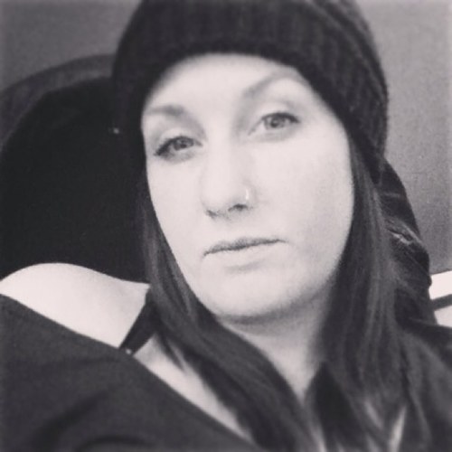 elosimms's profile picture. 