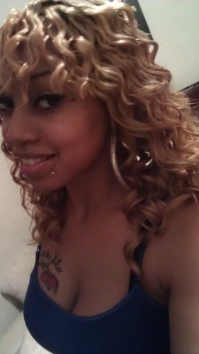 bombshellsilk's profile picture. 