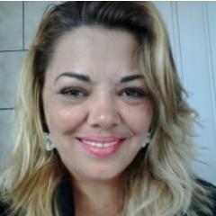 Ele não é a minha segunda nem minha terceira alternativa.
Ele é a minha escolha...
E amanhã quando eu acordar, vou escolher ele denovo...