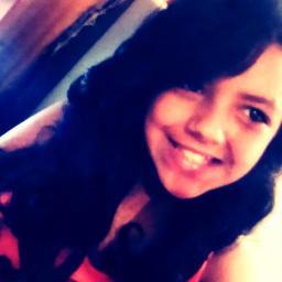 ' Amoo esculta musiica haha, saiir coom oos amiigoos etc.. u-u