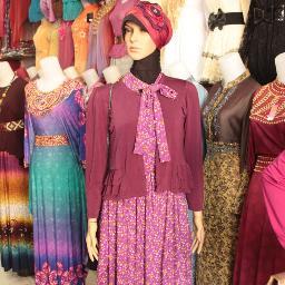 menjual produk berkualitas dan unik kaftan, kebaya, dress, batik couple, dan aksesoris. kontak person  2784c458