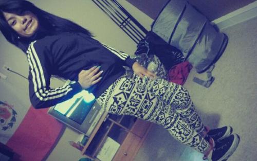 Astrid | 17 | Taken  Starr Wife | W e s t S i d e | Follow me , Mention me & ill do the same :)
