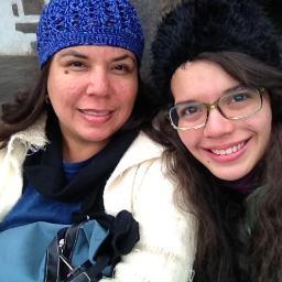 Venezolana orgullosa de mi tierra, mi gente, mi familia y amigos. Super chévere alegre y positiva.