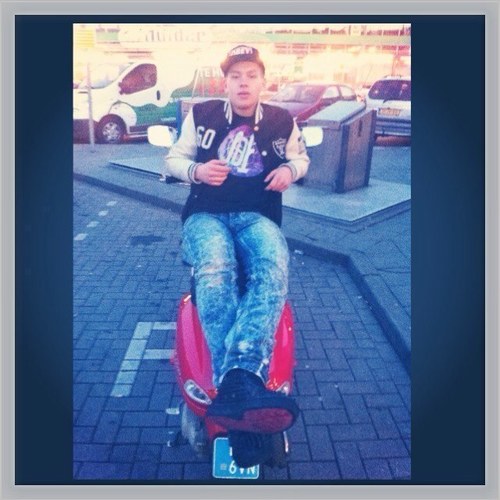 Ogen dicht, op gevoel. | LOF/Sneakerwinkel medewerker | #PrettyMofosGang |