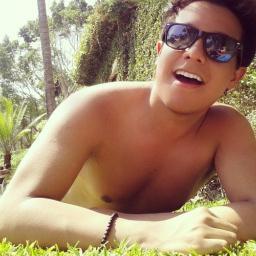 LIFe is AbOUT smiLiNG thE mOsT OuT of IT