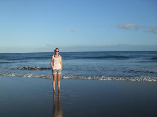 LisaSwagx's profile picture. 17  $  yolo  $  taken by food  $  Choose your friends carefully, your enemies will choose you.