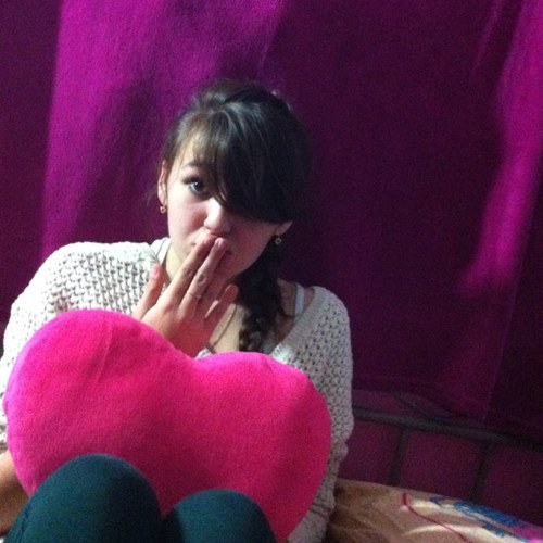 Une amitier qui a survecut 5 ans! Ma axelle! 3 :) Ma meilleure avec qui jai tout vecu ! 3loow 3 :) et ma confidentes ma petite marionette ! Je vous aimeees 3