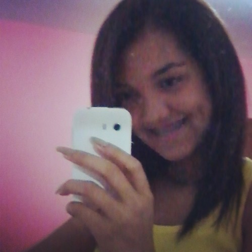Sou como você me vê.
Posso ser leve como uma brisa ou forte como uma ventania,
Depende de quando e como você me vê passar.