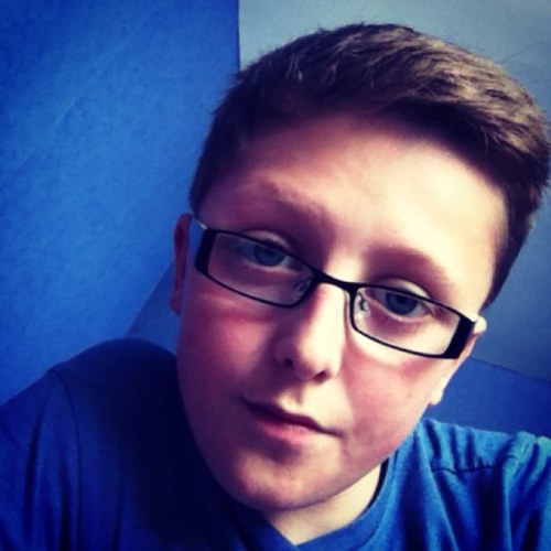 Love sports - iMessage would be nice: thomas_and_abbie@hotmail.co.uk