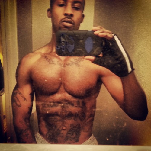 FaceDavon's profile picture. Follow me on Instagram @davon057