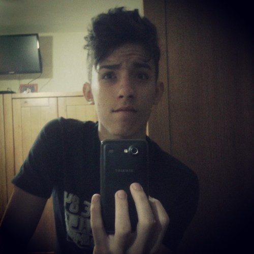 meu perfil :sou bonito, foto,romântico, sou santista. amo sertanejo e tem amo meu esporte may thay :-)