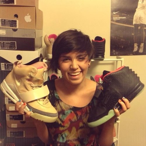 Chicagos pixie cut cutie @cremedelakream By the ladies, for the ladies.