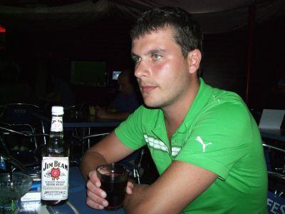 toljamorozov27's profile picture. Девушки всю жизнь ходят на шпильках, дуют под кожу силикон, откачивают жир, режут кожу на лице, а анальный секс не любят – видите ли им больно…