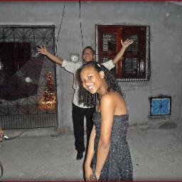 eu sou divertida adoro uma bagunça com meus amigos!