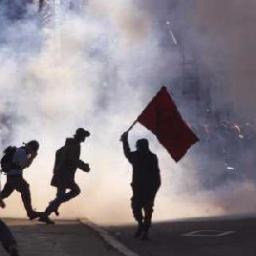 En la lucha por la liberación de nuestras cabezas y corazones contra todo racismo,sexismo y capitalismo damos nuestros primeros pasos hacia la libertad