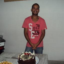Sou uma pessoa que gosta muito de esporte.                               Trabalho na Gráfica Santa Marta                                Sou Impositor Eletrônico