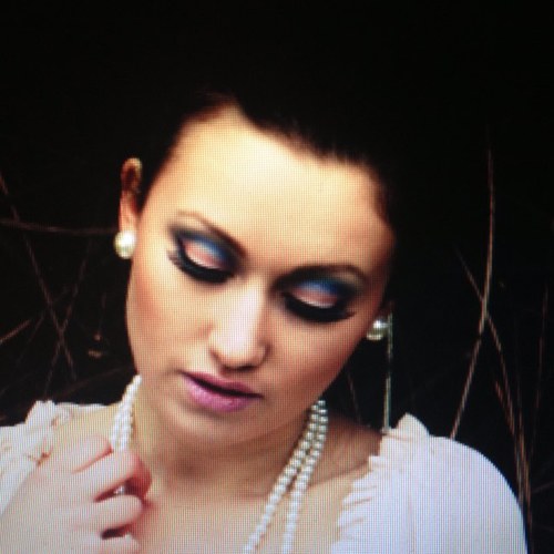 Hey im lau a freelance Makeup artist and Beauty Therapist on a mission to make all U ladies look feel amazing! follow 4 bookings! (All pix r my own)